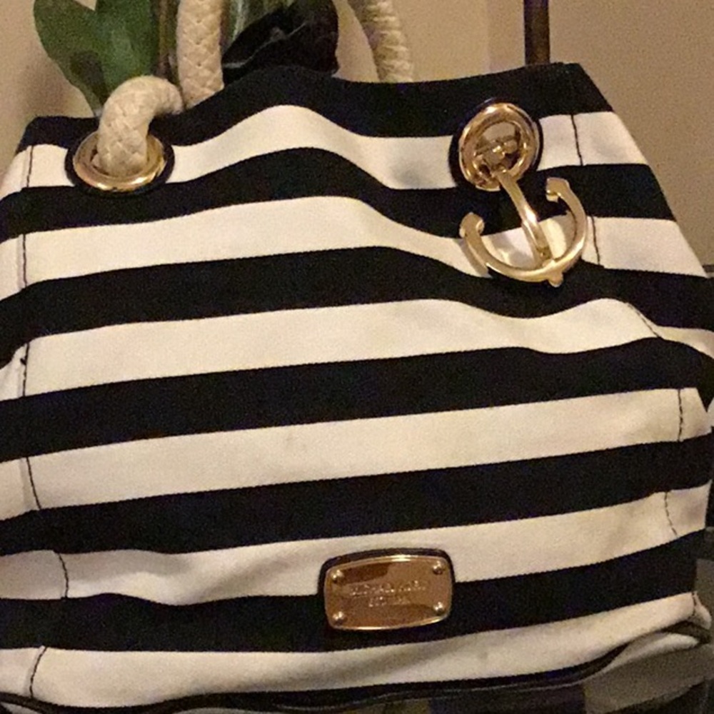 Michael Kor’s hand bag